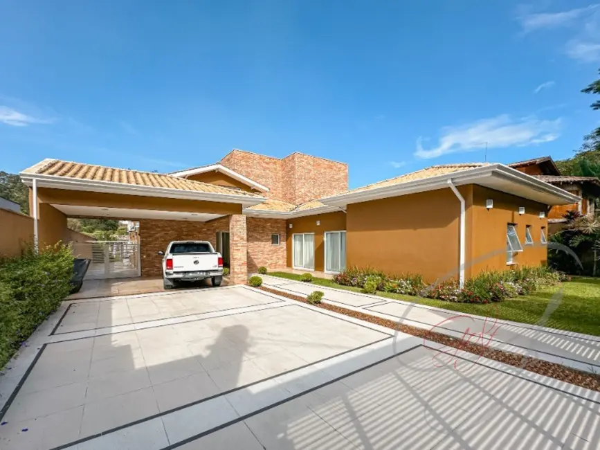 Casa de Condomínio com 4 quartos à venda, 550m2 em Granja Viana, Cotia - SP - imagem 3 Foto 3 de Casa de Condomínio com 4 quartos à venda, 550m2 em Granja Viana, Cotia - SP