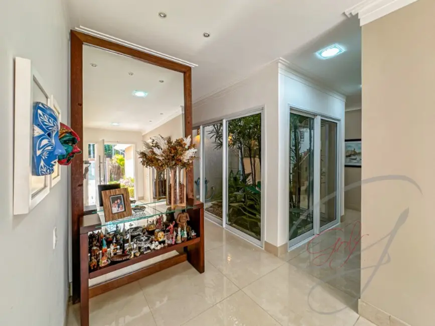 Casa de Condomínio com 4 quartos à venda, 550m2 em Granja Viana, Cotia - SP - imagem 5 Foto 5 de Casa de Condomínio com 4 quartos à venda, 550m2 em Granja Viana, Cotia - SP