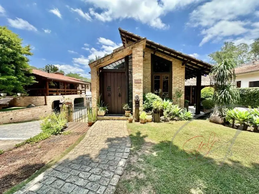 Casa de Condomínio com 4 quartos à venda, 300m2 em Jandira - SP - imagem 5 Foto 5 de Casa de Condomínio com 4 quartos à venda, 300m2 em Jandira - SP