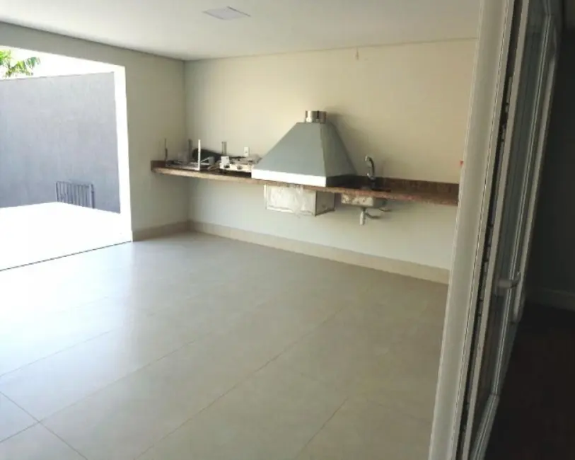Casa com 4 quartos à venda e para alugar, 433m2 em Osasco - SP - imagem 8 Foto 8 de Casa com 4 quartos à venda e para alugar, 433m2 em Osasco - SP