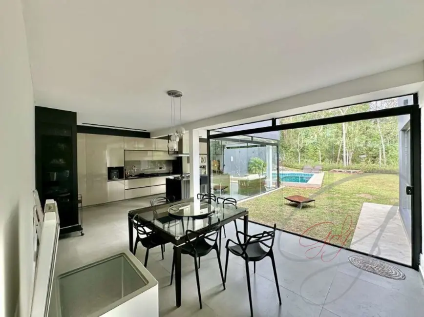 Foto 8 de Casa de Condomínio com 4 quartos à venda, 274m2 em Embu Das Artes - SP