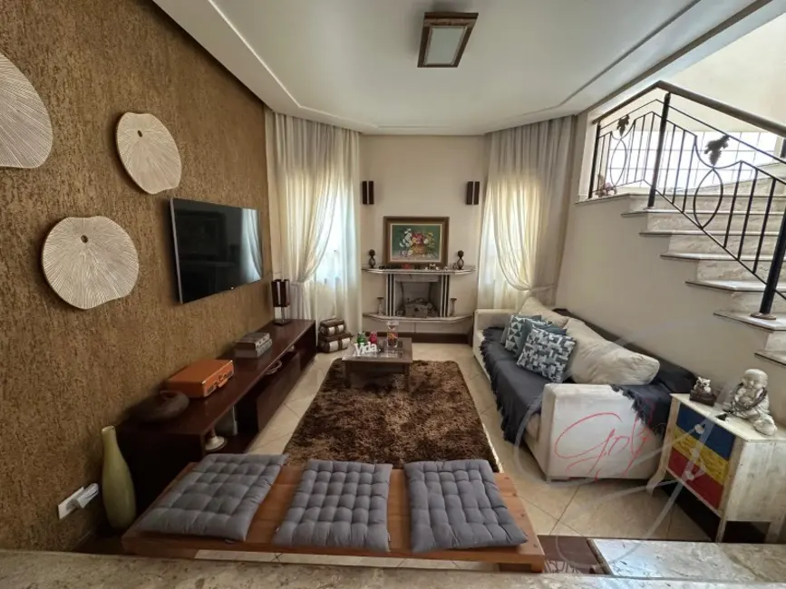 Casa com 4 quartos para alugar, 323m2 em City Bussocaba, Osasco - SP - imagem 1 Foto 1 de Casa com 4 quartos para alugar, 323m2 em City Bussocaba, Osasco - SP