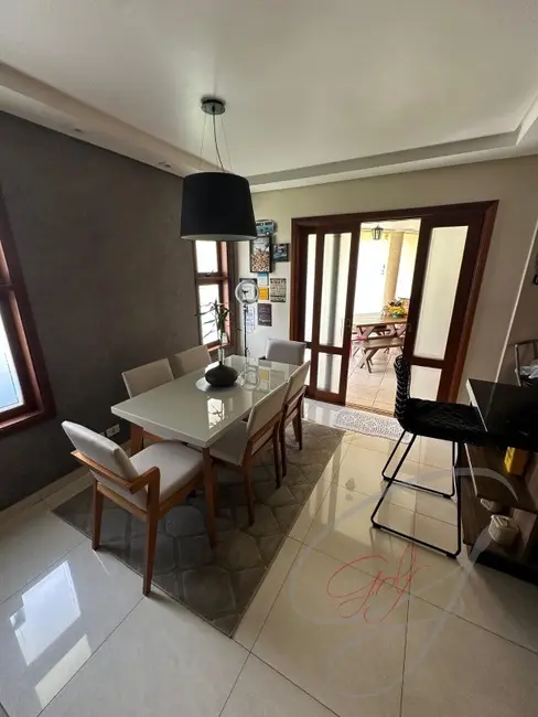 Casa com 4 quartos para alugar, 323m2 em City Bussocaba, Osasco - SP - imagem 8 Foto 8 de Casa com 4 quartos para alugar, 323m2 em City Bussocaba, Osasco - SP