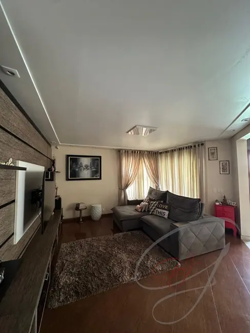 Casa com 4 quartos para alugar, 323m2 em City Bussocaba, Osasco - SP - imagem 4 Foto 4 de Casa com 4 quartos para alugar, 323m2 em City Bussocaba, Osasco - SP