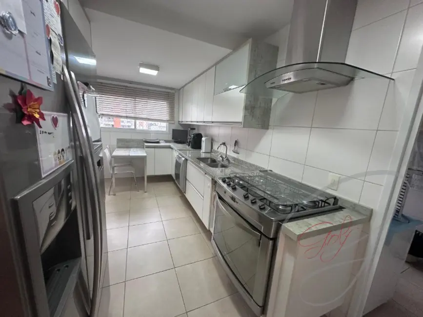 Apartamento com 4 quartos para alugar, 140m2 em Vila São Francisco, São Paulo - SP - imagem 7 Foto 7 de Apartamento com 4 quartos para alugar, 140m2 em Vila São Francisco, São Paulo - SP