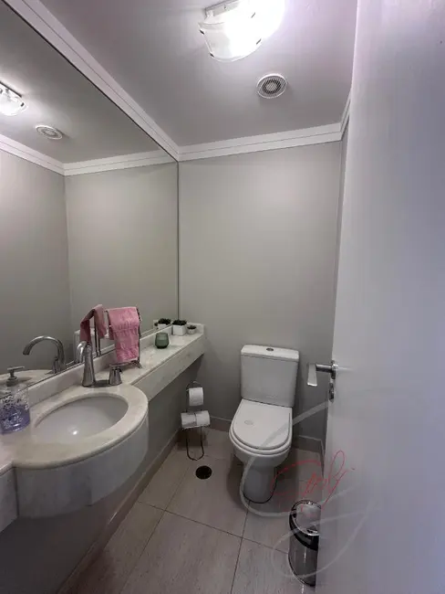 Apartamento com 4 quartos para alugar, 140m2 em Vila São Francisco, São Paulo - SP - imagem 8 Foto 8 de Apartamento com 4 quartos para alugar, 140m2 em Vila São Francisco, São Paulo - SP