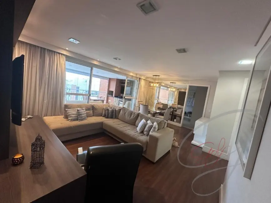 Apartamento com 4 quartos para alugar, 140m2 em Vila São Francisco, São Paulo - SP - imagem 3 Foto 3 de Apartamento com 4 quartos para alugar, 140m2 em Vila São Francisco, São Paulo - SP