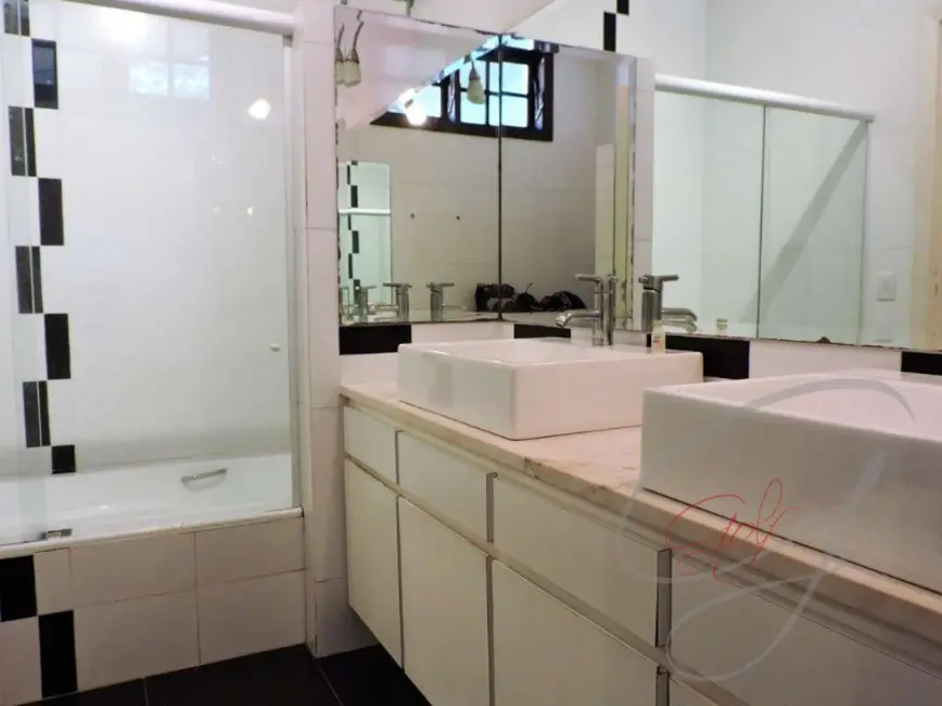 Casa de Condomínio com 6 quartos à venda e para alugar, 550m2 em Granja Viana, Carapicuiba - SP - imagem 8 Foto 8 de Casa de Condomínio com 6 quartos à venda e para alugar, 550m2 em Granja Viana, Carapicuiba - SP