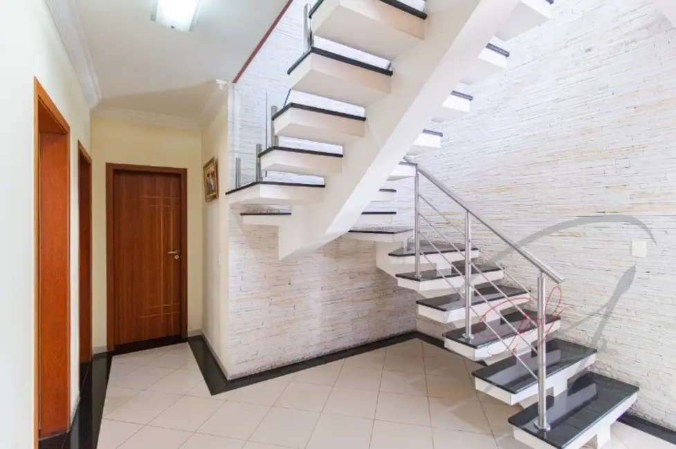 Casa com 4 quartos à venda, 315m2 em City Bussocaba, Osasco - SP - imagem 9 Foto 9 de Casa com 4 quartos à venda, 315m2 em City Bussocaba, Osasco - SP