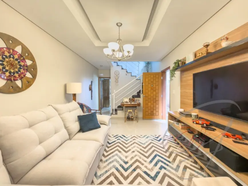 Casa com 3 quartos à venda, 232m2 em Umuarama, Osasco - SP - imagem 1 Foto 1 de Casa com 3 quartos à venda, 232m2 em Umuarama, Osasco - SP