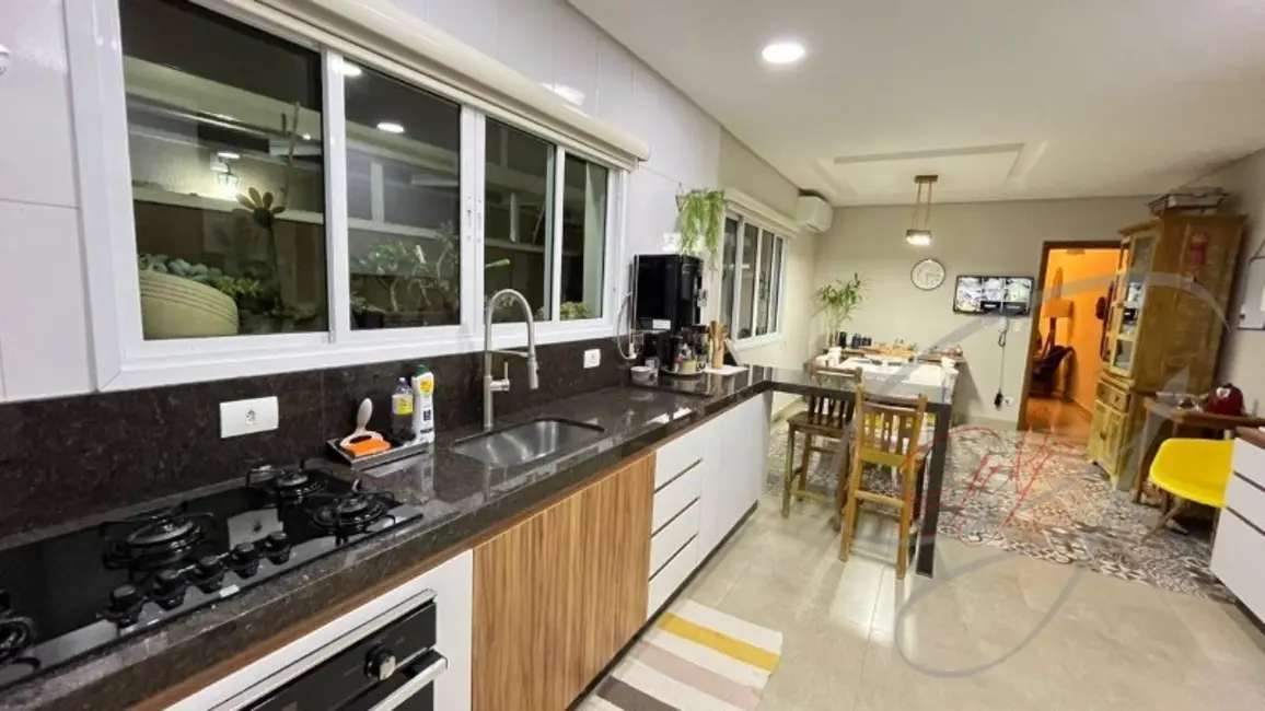 Foto 3 de Casa com 3 quartos à venda, 232m2 em Umuarama, Osasco - SP