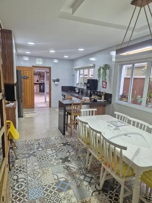 Foto 4 de Casa com 3 quartos à venda, 232m2 em Umuarama, Osasco - SP