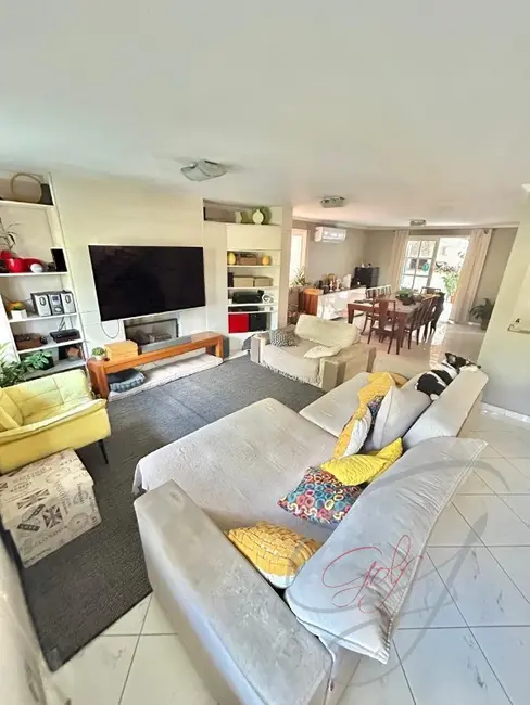 Foto 1 de Casa de Condomínio com 3 quartos à venda, 310m2 em Vila São Francisco, São Paulo - SP