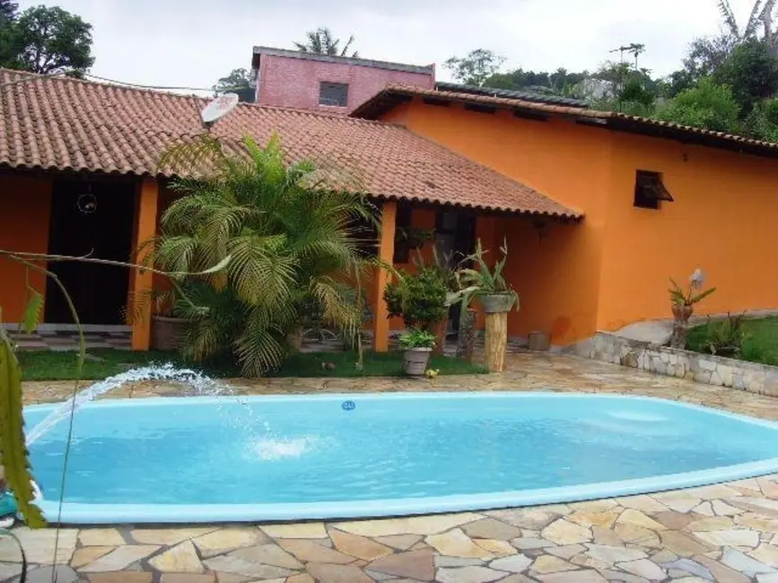 Casa com 3 quartos à venda, 230m2 em Olaria, Itapecerica Da Serra - SP - imagem 3 Foto 3 de Casa com 3 quartos à venda, 230m2 em Olaria, Itapecerica Da Serra - SP