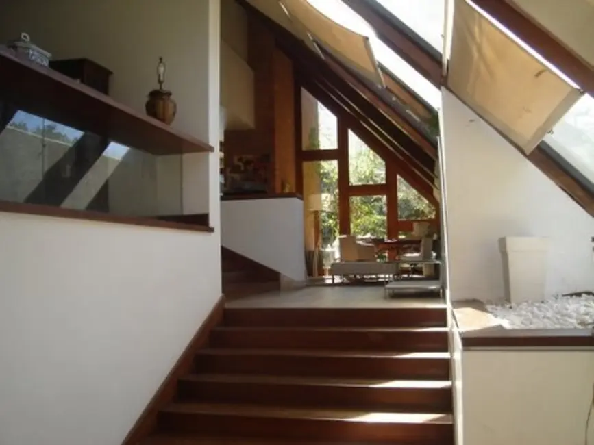 Casa de Condomínio com 4 quartos à venda e para alugar, 900m2 em Morumbi, São Paulo - SP - imagem 3 Foto 3 de Casa de Condomínio com 4 quartos à venda e para alugar, 900m2 em Morumbi, São Paulo - SP