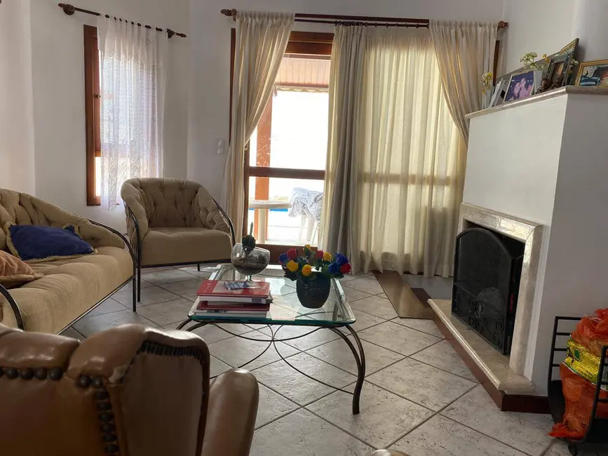 Casa de Condomínio com 4 quartos à venda, 306m2 em Alphaville, Santana De Parnaiba - SP - imagem 3 Foto 3 de Casa de Condomínio com 4 quartos à venda, 306m2 em Alphaville, Santana De Parnaiba - SP