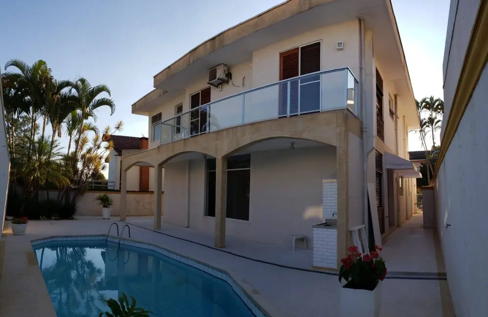 Foto 2 de Casa de Condomínio com 4 quartos para alugar, 300m2 em Alphaville, Santana De Parnaiba - SP