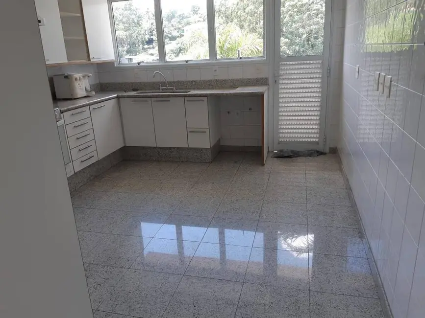 Casa com 5 quartos para alugar, 1500m2 em Residencial Tamboré, Barueri - SP - imagem 5 Foto 5 de Casa com 5 quartos para alugar, 1500m2 em Residencial Tamboré, Barueri - SP