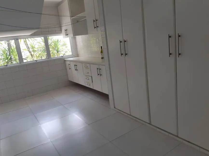 Casa com 5 quartos para alugar, 1500m2 em Residencial Tamboré, Barueri - SP - imagem 7 Foto 7 de Casa com 5 quartos para alugar, 1500m2 em Residencial Tamboré, Barueri - SP