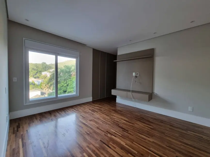 Casa com 6 quartos à venda e para alugar, 730m2 em Alphaville, Santana De Parnaiba - SP - imagem 7 Foto 7 de Casa com 6 quartos à venda e para alugar, 730m2 em Alphaville, Santana De Parnaiba - SP
