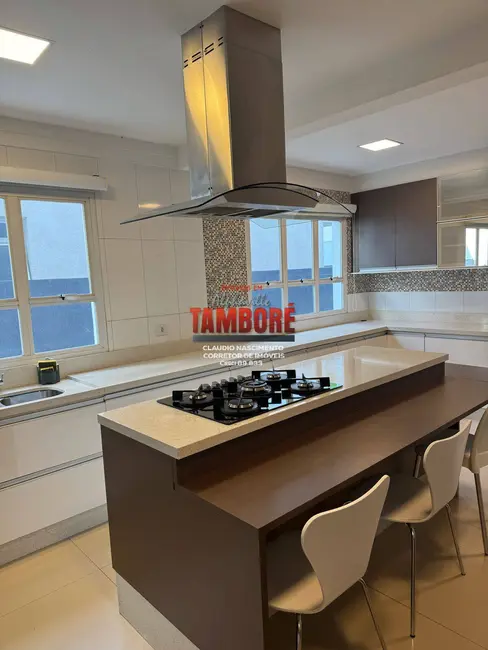 Foto 2 de Casa com 5 quartos para alugar, 450m2 em Barueri - SP