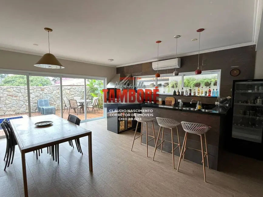 Casa à venda e para alugar, 350m2 em Alphaville, Santana De Parnaiba - SP - imagem 4 Foto 4 de Casa à venda e para alugar, 350m2 em Alphaville, Santana De Parnaiba - SP