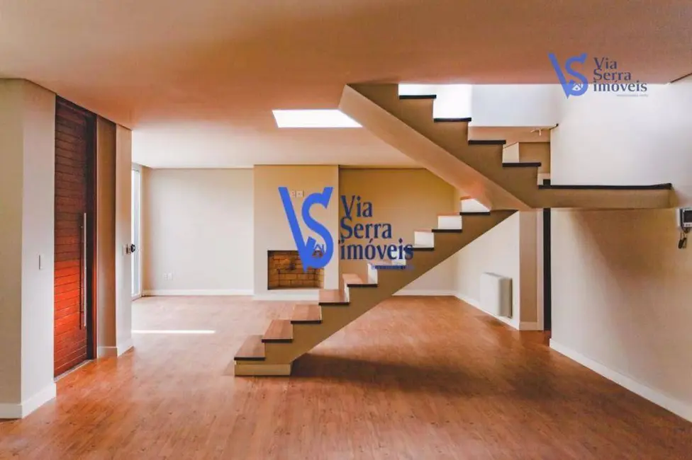 Casa de Condomínio com 4 quartos à venda, 402m2 em Gramado - RS - imagem 5 Foto 5 de Casa de Condomínio com 4 quartos à venda, 402m2 em Gramado - RS