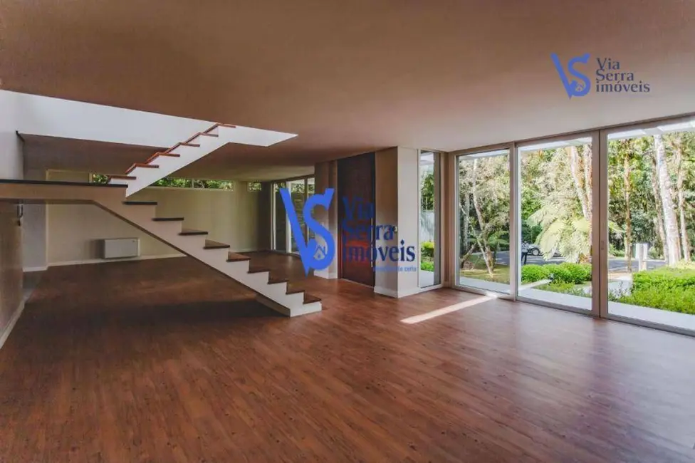 Casa de Condomínio com 4 quartos à venda, 402m2 em Gramado - RS - imagem 2 Foto 2 de Casa de Condomínio com 4 quartos à venda, 402m2 em Gramado - RS