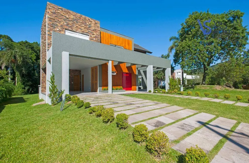 Casa de Condomínio com 4 quartos à venda, 1121m2 em Gramado - RS - imagem 3 Foto 3 de Casa de Condomínio com 4 quartos à venda, 1121m2 em Gramado - RS