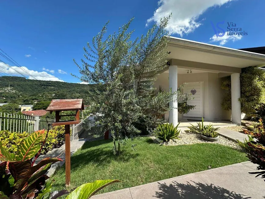 Foto 2 de Casa com 3 quartos à venda, 450m2 em Igrejinha - RS