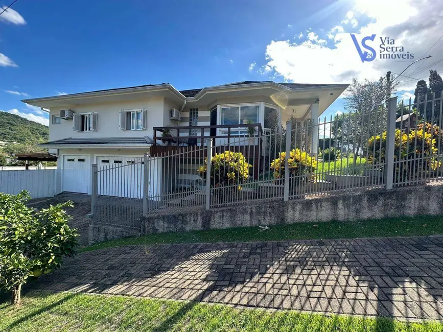 Foto 1 de Casa com 3 quartos à venda, 450m2 em Igrejinha - RS