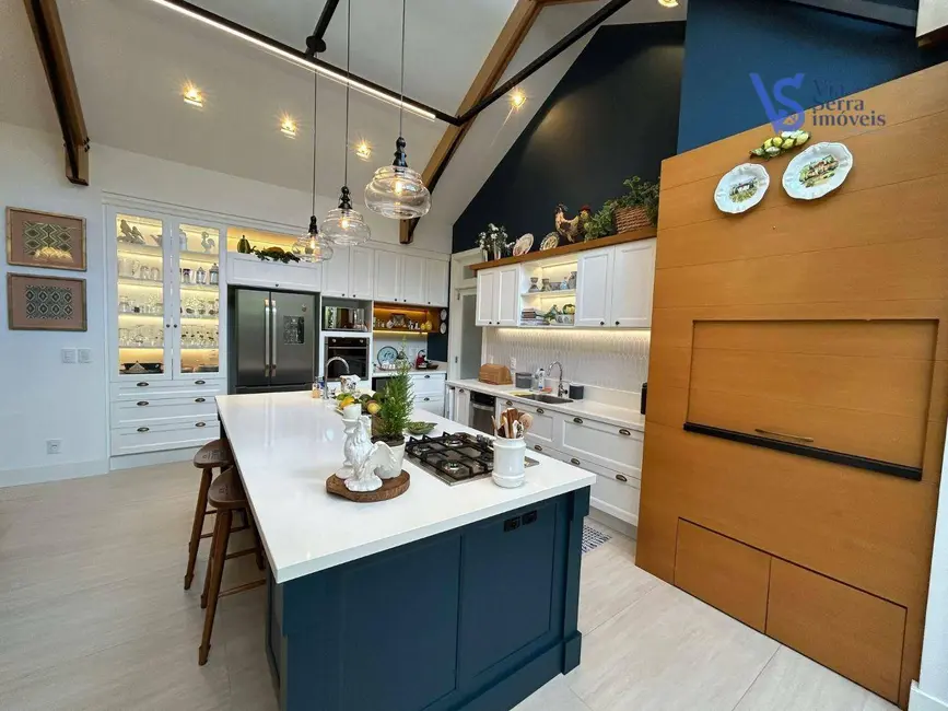 Casa de Condomínio com 3 quartos à venda, 308m2 em Gramado - RS - imagem 6 Foto 6 de Casa de Condomínio com 3 quartos à venda, 308m2 em Gramado - RS