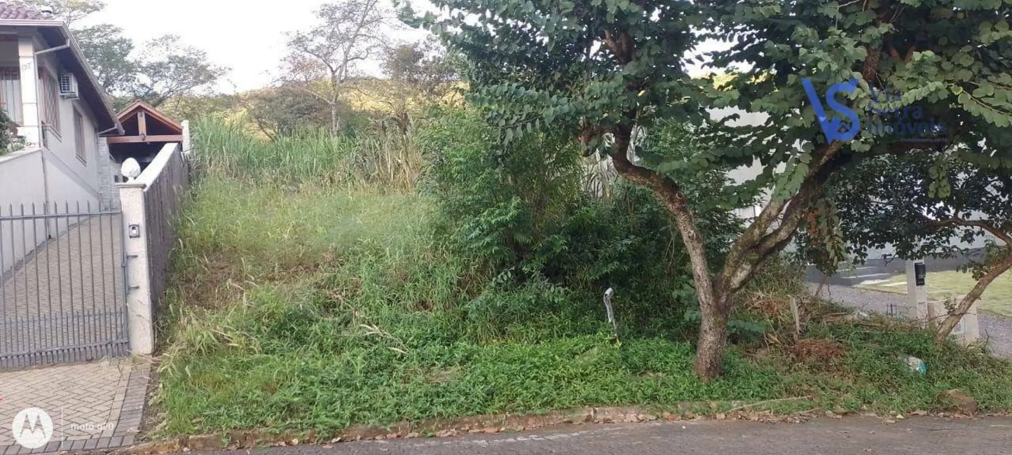 Foto 1 de Terreno / Lote à venda, 406m2 em Igrejinha - RS