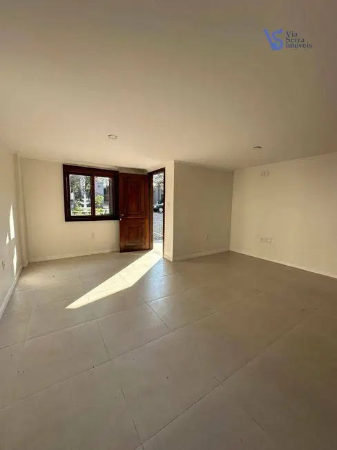 Casa de Condomínio com 3 quartos à venda e para alugar, 159m2 em Gramado - RS - imagem 5 Foto 5 de Casa de Condomínio com 3 quartos à venda e para alugar, 159m2 em Gramado - RS