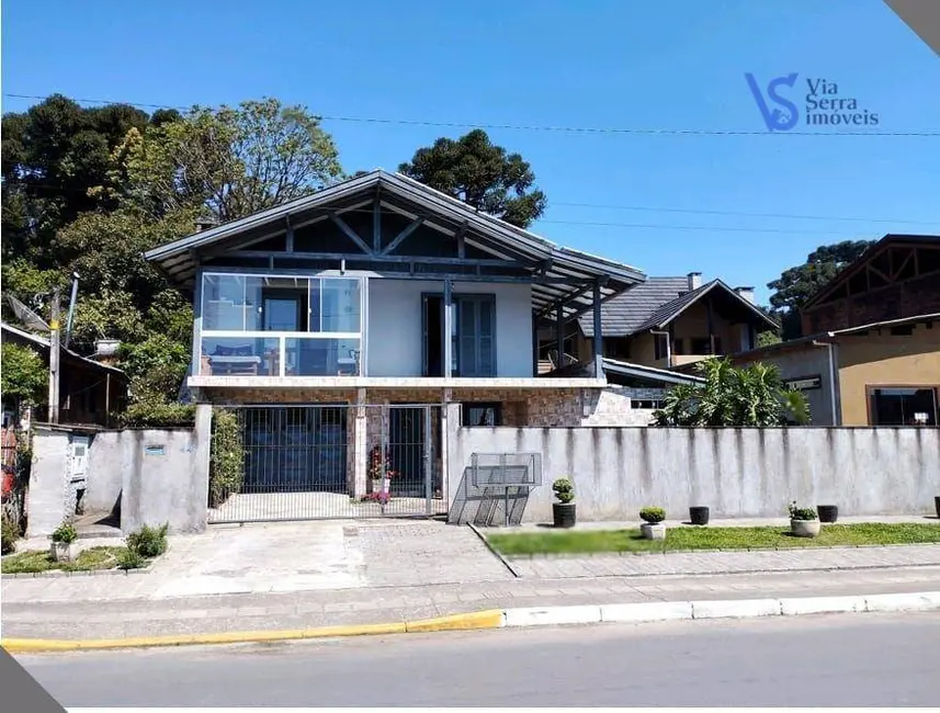 Foto 1 de Casa com 8 quartos à venda, 750m2 em Canela - RS