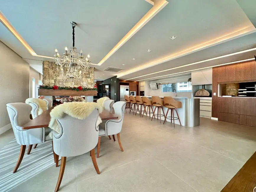 Foto 9 de Casa de Condomínio com 6 quartos à venda, 795m2 em Centro, Canela - RS