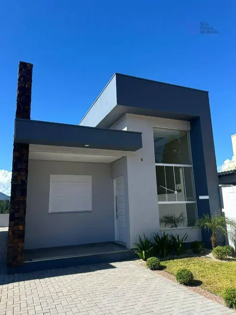 Foto 1 de Casa com 2 quartos à venda, 100m2 em Parobe - RS