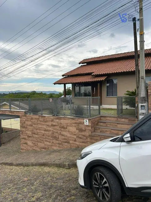 Foto 1 de Casa com 3 quartos à venda, 378m2 em Petrópolis, Taquara - RS