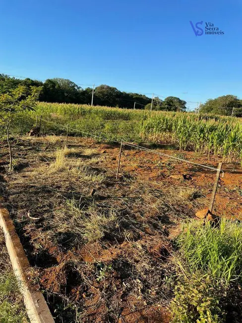 Foto 1 de Terreno / Lote à venda, 384m2 em Dois Irmaos - RS