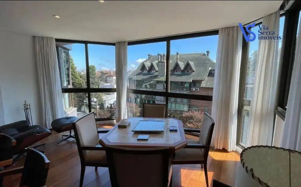 Apartamento com 7 quartos à venda, 429m2 em Centro, Gramado - RS - imagem 5 Foto 5 de Apartamento com 7 quartos à venda, 429m2 em Centro, Gramado - RS