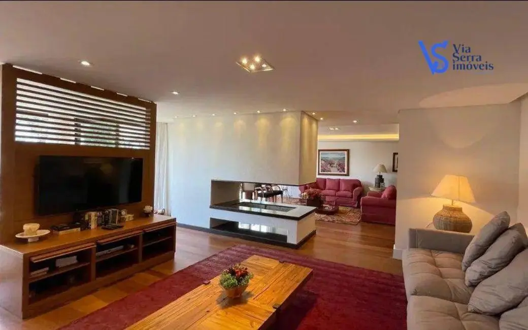 Apartamento com 7 quartos à venda, 429m2 em Centro, Gramado - RS - imagem 9 Foto 9 de Apartamento com 7 quartos à venda, 429m2 em Centro, Gramado - RS