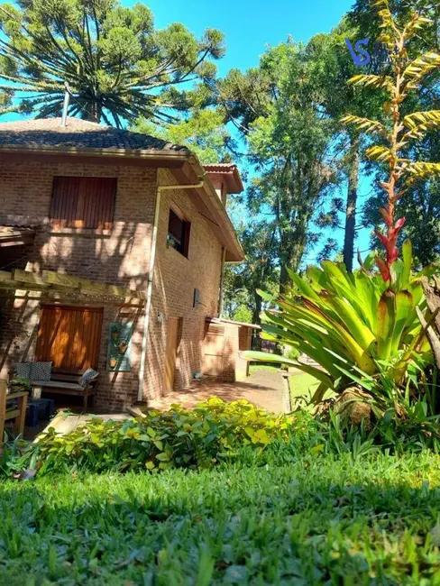 Casa com 3 quartos à venda, 1372m2 em Canela - RS - imagem 4 Foto 4 de Casa com 3 quartos à venda, 1372m2 em Canela - RS
