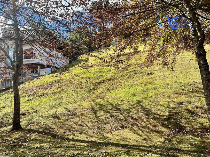 Foto 2 de Terreno / Lote à venda, 670m2 em Gramado - RS