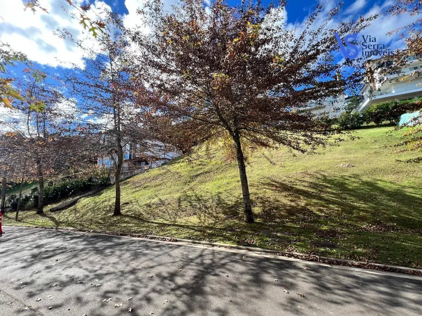 Foto 1 de Terreno / Lote à venda, 670m2 em Gramado - RS