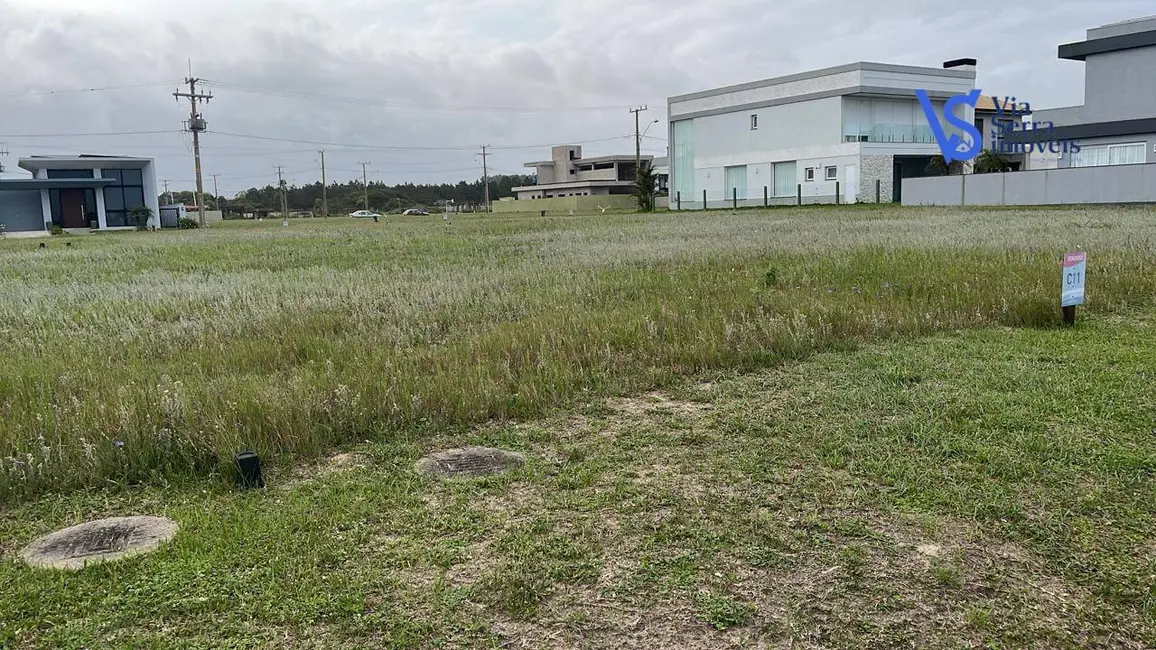 Foto 1 de Terreno / Lote à venda, 299m2 em Capao Da Canoa - RS