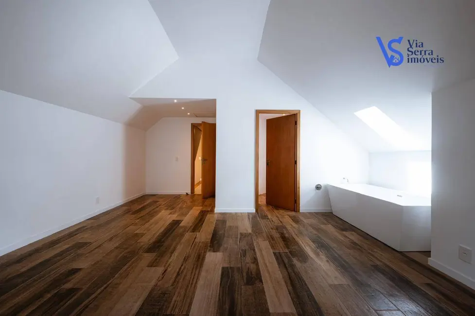 Foto 3 de Casa de Condomínio com 5 quartos à venda, 730m2 em Canela - RS