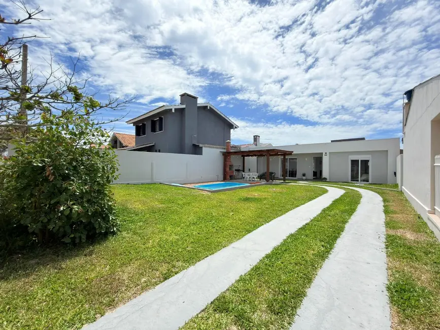 Foto 2 de Casa com 3 quartos à venda, 100m2 em Capao Da Canoa - RS