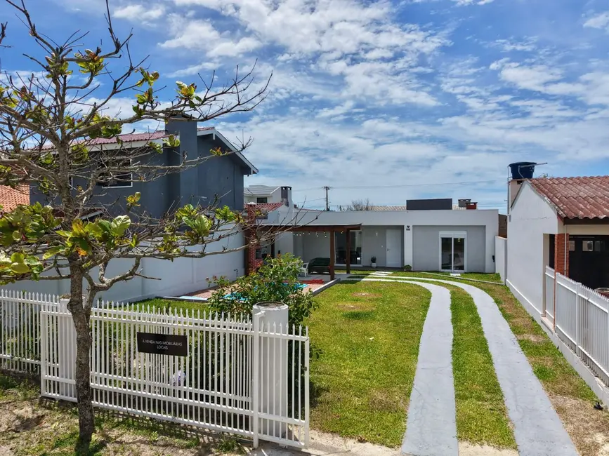 Foto 1 de Casa com 3 quartos à venda, 100m2 em Capao Da Canoa - RS