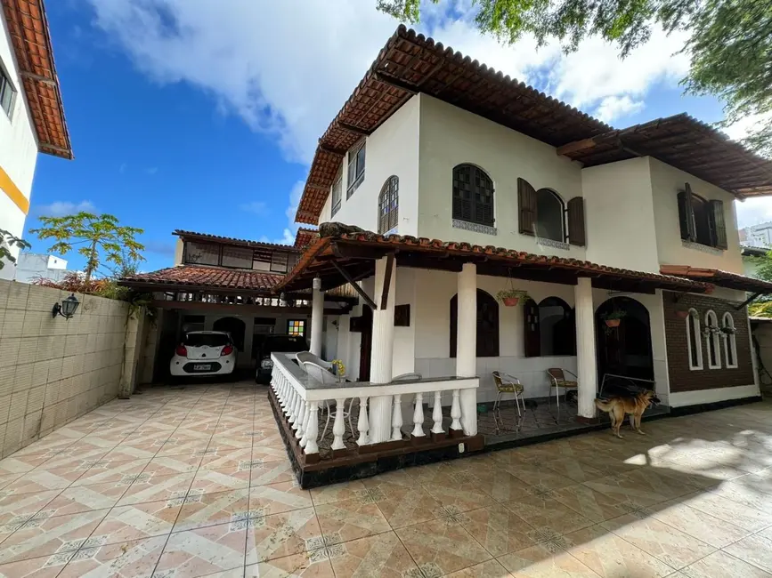 Foto 1 de Casa com 3 quartos à venda, 450m2 em Caminho das Árvores, Salvador - BA