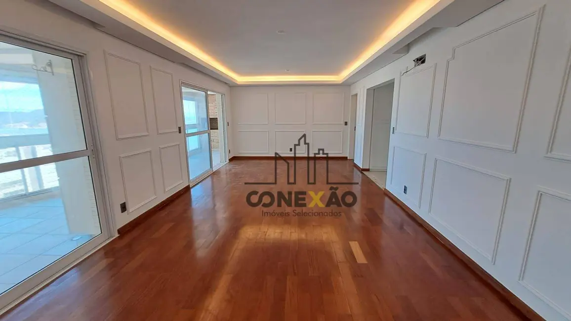 Apartamento com 4 quartos para alugar, 204m2 em Embaré, Santos - SP - imagem 5 Foto 5 de Apartamento com 4 quartos para alugar, 204m2 em Embaré, Santos - SP